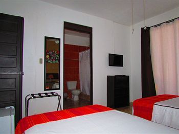 Jaco Lodge Quiet Hotel Bagian luar foto